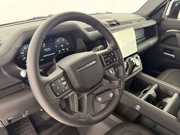 Land Rover Defender 110 D250 AWD Auto X-Dynamic SE — photo 27