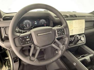Land Rover Defender 110 D250 AWD Auto X-Dynamic SE — photo 32