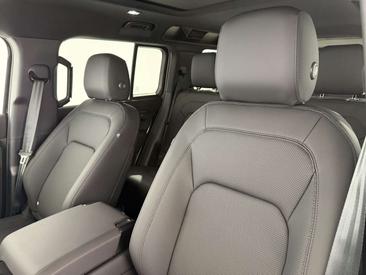 Land Rover Defender 110 D250 AWD Auto X-Dynamic SE — photo 41