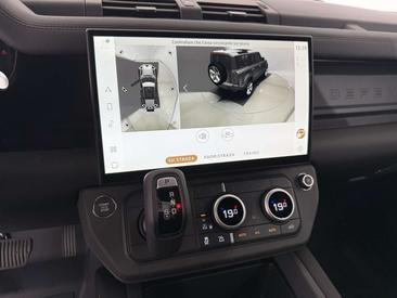 Land Rover Defender 110 D250 AWD Auto X-Dynamic SE — photo 42