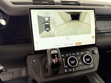 Land Rover Defender 110 D250 AWD Auto X-Dynamic SE — photo 44