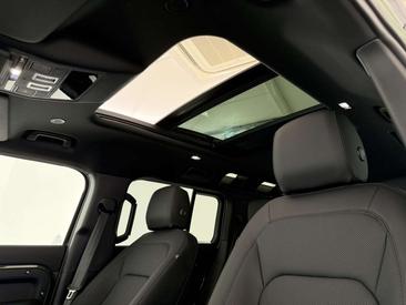 Land Rover Defender 110 D250 AWD Auto X-Dynamic SE — photo 47