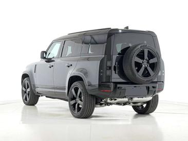 Land Rover Defender 110 D250 AWD Auto X-Dynamic SE — photo 3