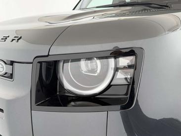 Land Rover Defender 110 D250 AWD Auto X-Dynamic SE — photo 16