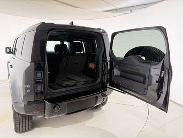 Land Rover Defender 110 D250 AWD Auto X-Dynamic SE — photo 20