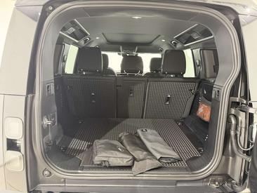 Land Rover Defender 110 D250 AWD Auto X-Dynamic SE — photo 22