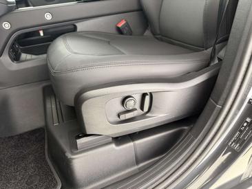 Land Rover Defender 110 D250 AWD Auto X-Dynamic SE — photo 27