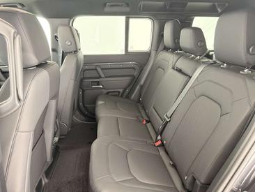 Land Rover Defender 110 D250 AWD Auto X-Dynamic SE — photo 45
