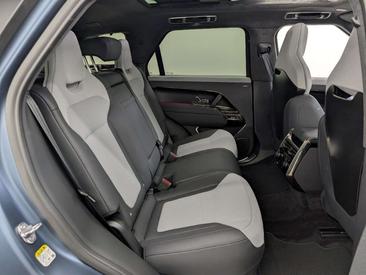 Land Rover Range Rover Sport SV — photo 17