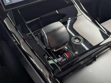 Land Rover Range Rover Sport SV — photo 23