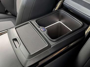 Land Rover Range Rover Sport SV — photo 25