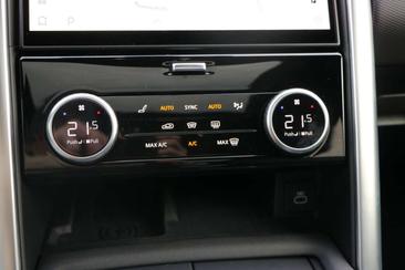 Land Rover Discovery D300 R-Dynamic SE AWD AHK Matrix LED — photo 18