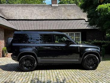 Land Rover Defender 90 D200 MHEV — photo 9