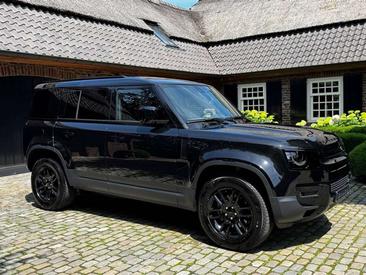 Land Rover Defender 90 D200 MHEV — photo 10