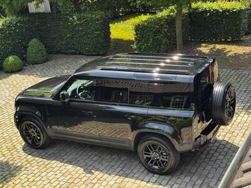Land Rover Defender 90 D200 MHEV — photo 13