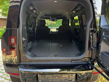 Land Rover Defender 90 D200 MHEV — photo 19