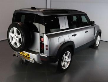 Land Rover Defender 110 SE 3.0 D200 — photo 3