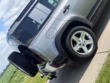 Land Rover Defender 110 SE 3.0 D200 — photo 9