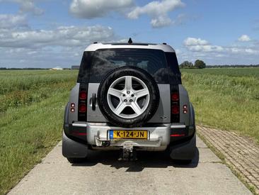 Land Rover Defender 110 SE 3.0 D200 — photo 12