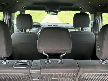 Land Rover Defender 110 SE 3.0 D200 — photo 34