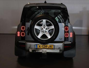 Land Rover Defender 110 SE 3.0 D200 — photo 43
