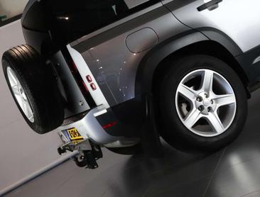 Land Rover Defender 110 SE 3.0 D200 — photo 47