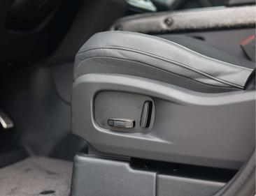 Land Rover Defender P635 OCTA Pano - Trekhaak - Meridian Gris — photo 26