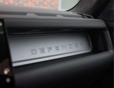 Land Rover Defender P635 OCTA Pano - Trekhaak - Meridian Gris — photo 40