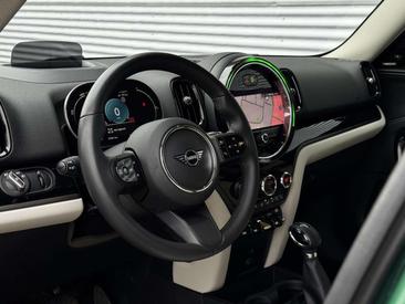 Mini Countryman COOPER SE — photo 4