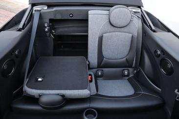 Mini Cabrio COOPER — photo 18