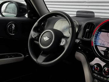 Mini Countryman COOPER SE — photo 23