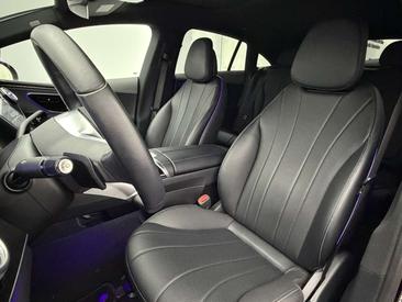 Mercedes EQE 300 Business — photo 11