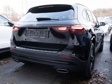 Mercedes GLA 200 Night Edition — photo 2