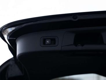 Mercedes GLA 200 Night Edition — photo 8