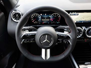 Mercedes GLA 200 Night Edition — photo 9