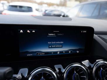Mercedes GLA 200 Night Edition — photo 12