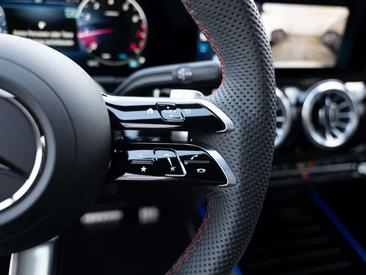 Mercedes GLA 200 Night Edition — photo 17