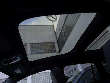 Mercedes GLA 200 Night Edition — photo 22