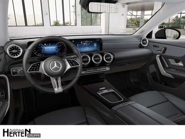 Mercedes CLA 200 Night Edition — photo 3