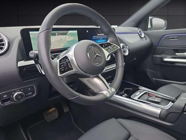 Mercedes GLA 180 — photo 9