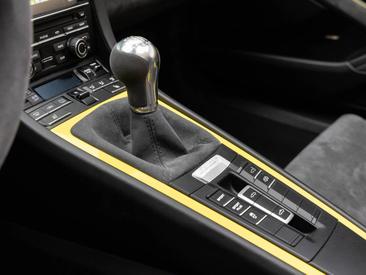 Porsche 981 Cayman Boxster Spyder — photo 26