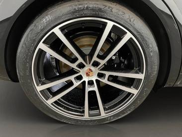 Porsche Cayenne III Turbo GT — photo 10