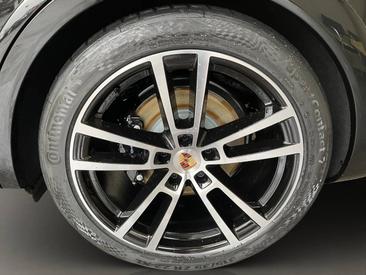 Porsche Cayenne III Turbo GT — photo 11