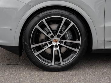 Porsche Cayenne III Turbo GT — photo 4