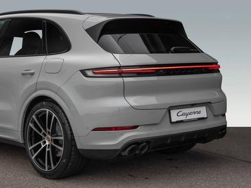 Porsche Cayenne III Turbo GT — photo 9
