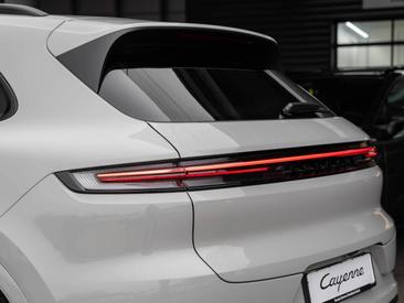 Porsche Cayenne III Turbo GT — photo 10