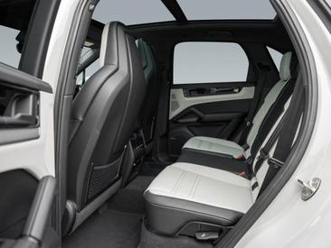 Porsche Cayenne III Turbo GT — photo 15