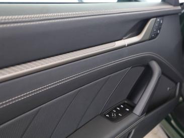 Porsche 992 II Turbo S Cabriolet — photo 17