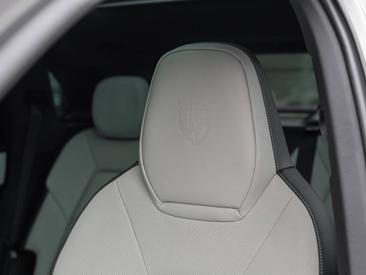 Porsche Cayenne III Turbo GT — photo 19