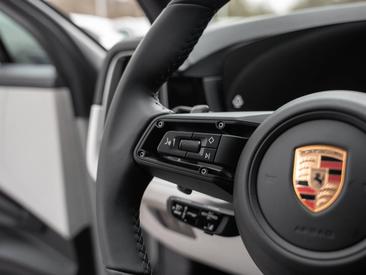 Porsche Cayenne III Turbo GT — photo 24